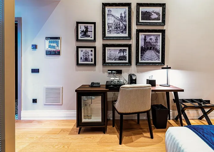 מלון Boutique Cordial Plaza Mayor De Santa Ana 4*