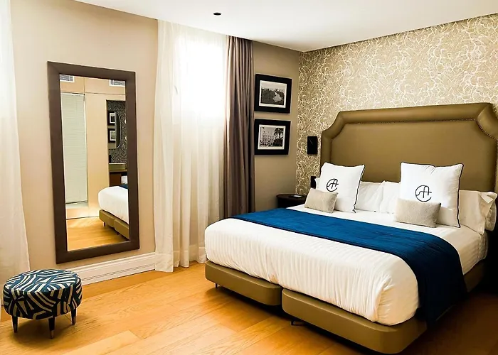 Boutique Cordial Plaza Mayor De Santa Ana מלון 4*