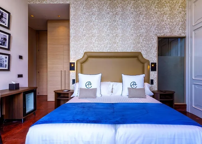 Boutique Cordial Plaza Mayor De Santa Ana מלון 4*