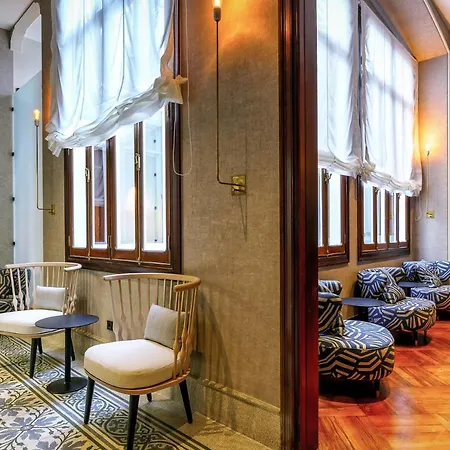 فندق Boutique Cordial Plaza Mayor De Santa Ana 4*