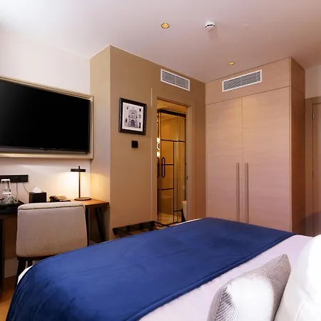 فندق Boutique Cordial Plaza Mayor De Santa Ana 4*